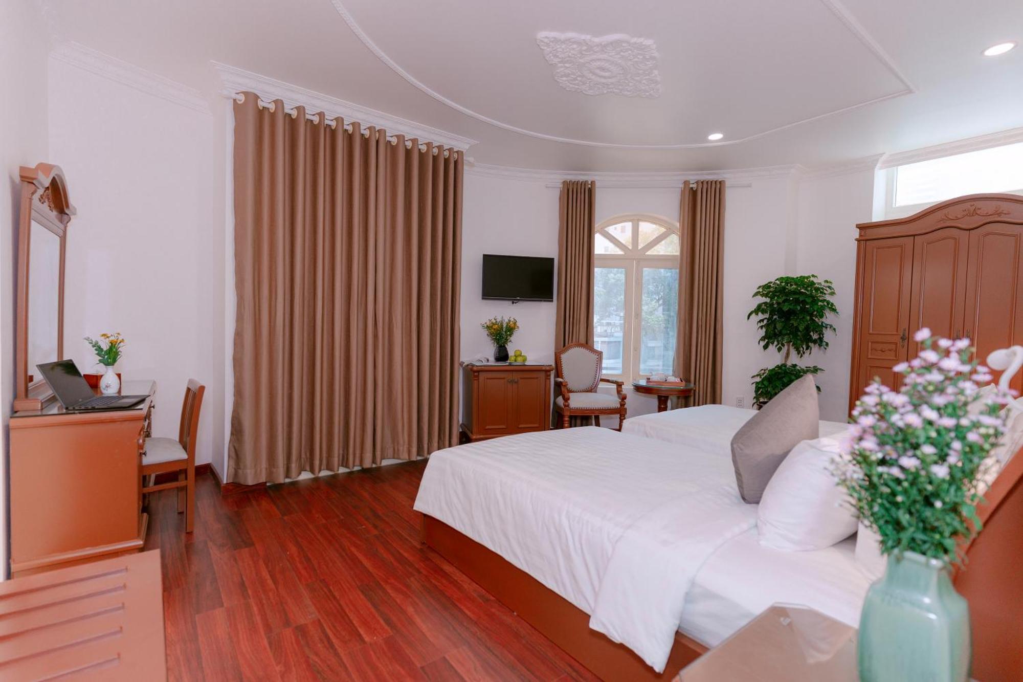 Dahlialand Saigon Hotel & Swimming Pool - Ben Thanh Market, District 1 Хошимин Екстериор снимка