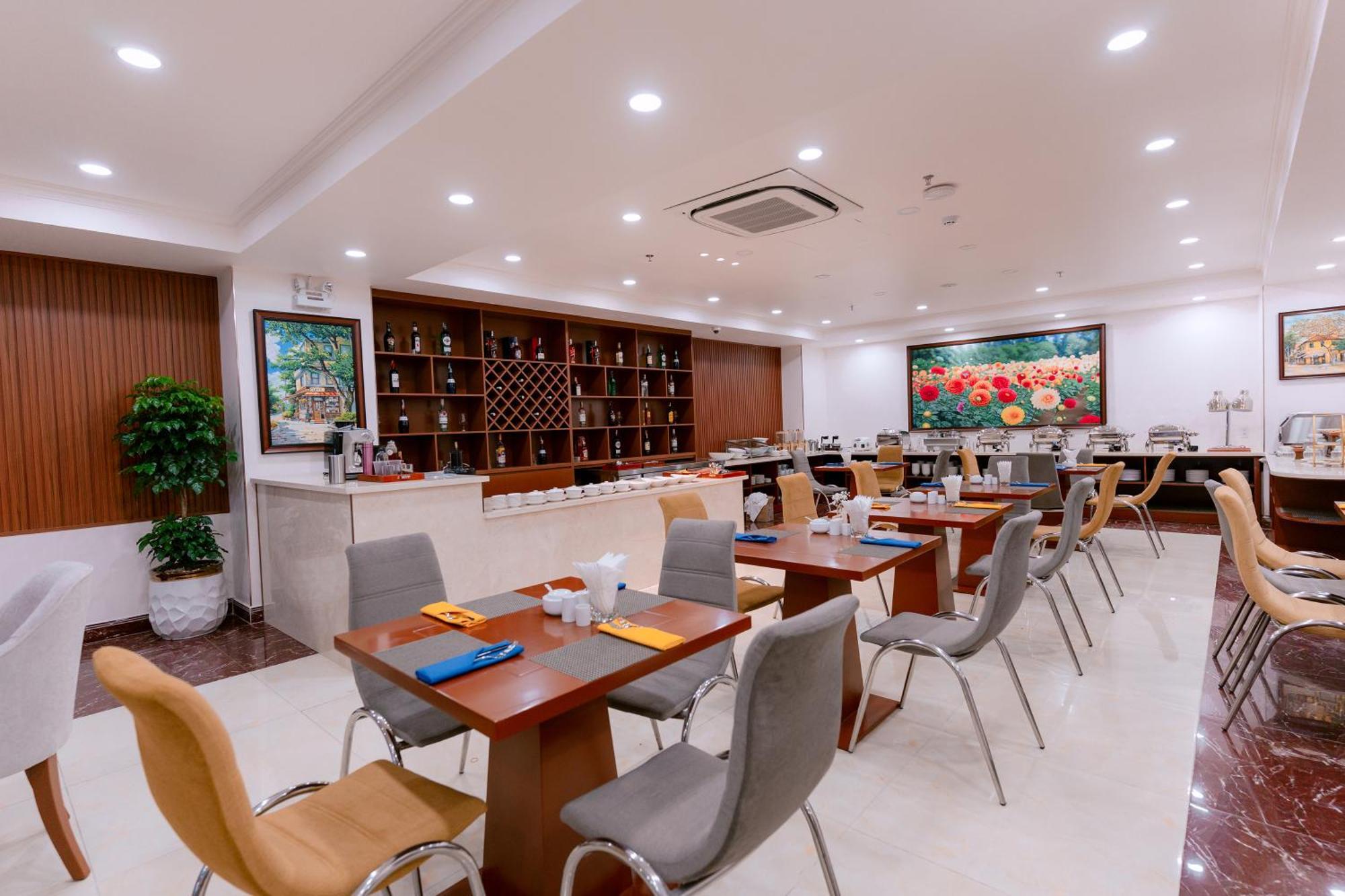 Dahlialand Saigon Hotel & Swimming Pool - Ben Thanh Market, District 1 Хошимин Екстериор снимка