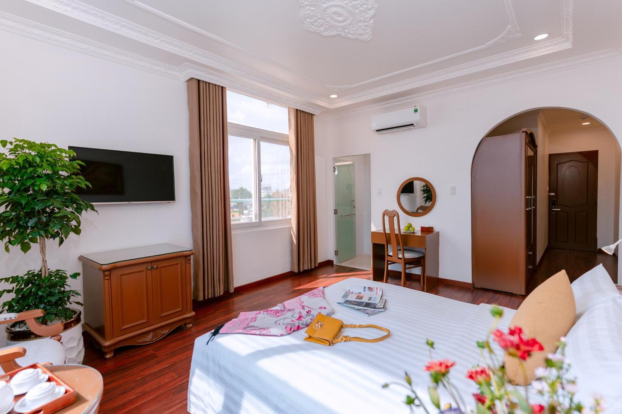 Dahlialand Saigon Hotel & Swimming Pool - Ben Thanh Market, District 1 Хошимин Екстериор снимка