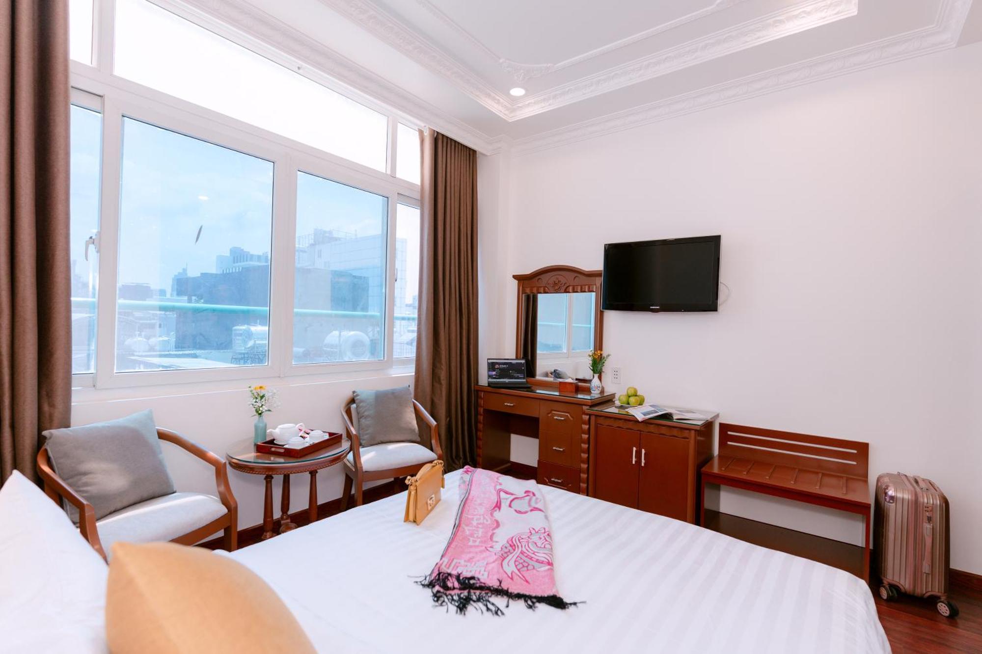 Dahlialand Saigon Hotel & Swimming Pool - Ben Thanh Market, District 1 Хошимин Екстериор снимка