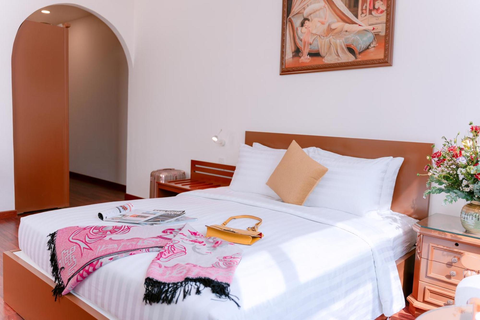 Dahlialand Saigon Hotel & Swimming Pool - Ben Thanh Market, District 1 Хошимин Екстериор снимка