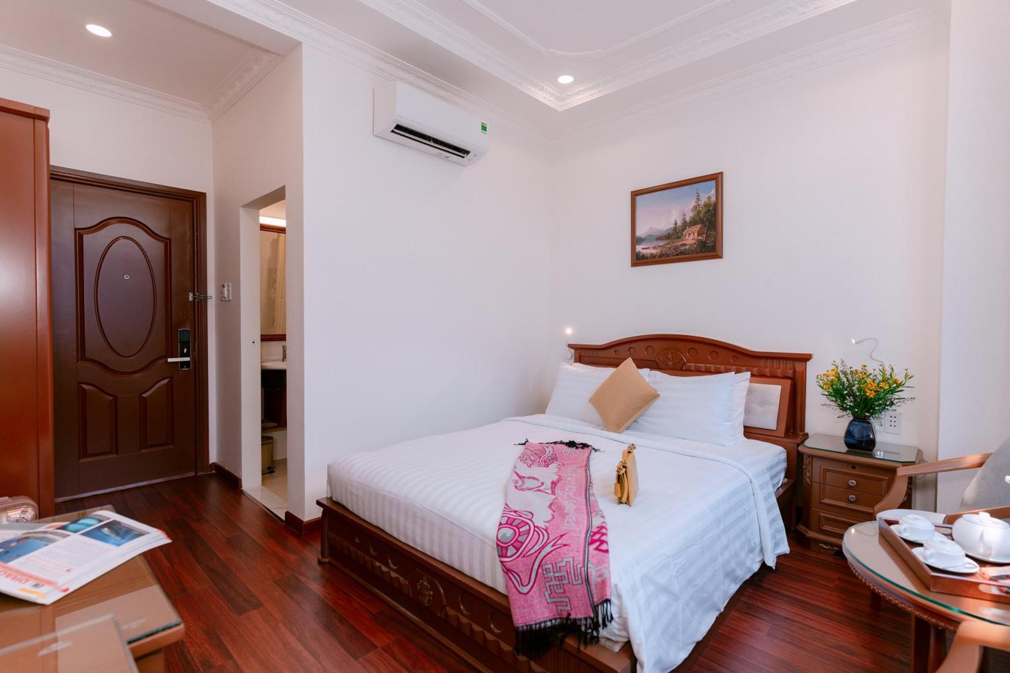 Dahlialand Saigon Hotel & Swimming Pool - Ben Thanh Market, District 1 Хошимин Екстериор снимка