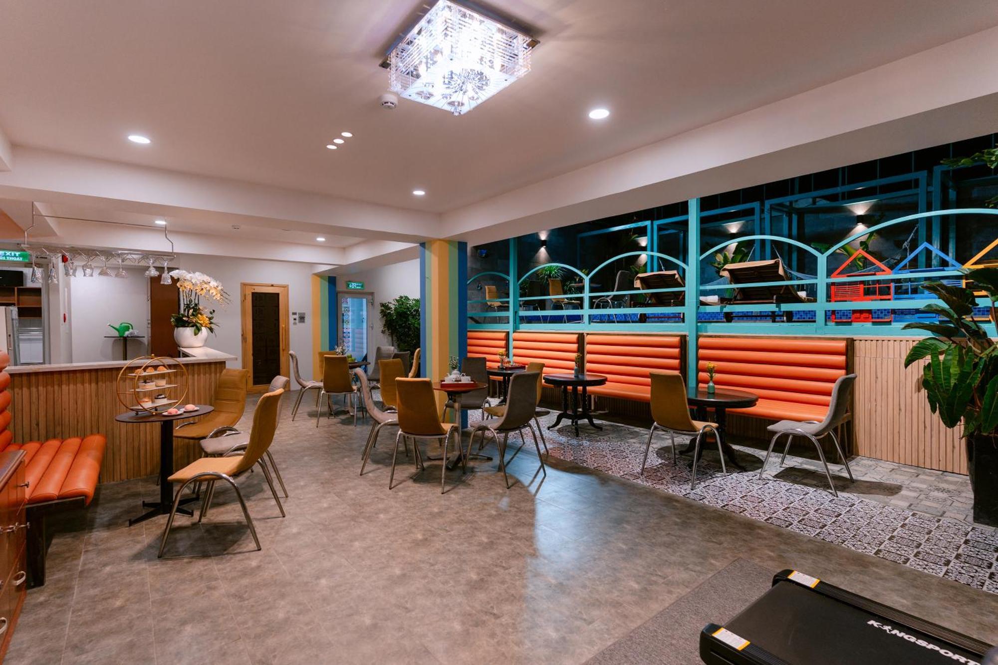 Dahlialand Saigon Hotel & Swimming Pool - Ben Thanh Market, District 1 Хошимин Екстериор снимка