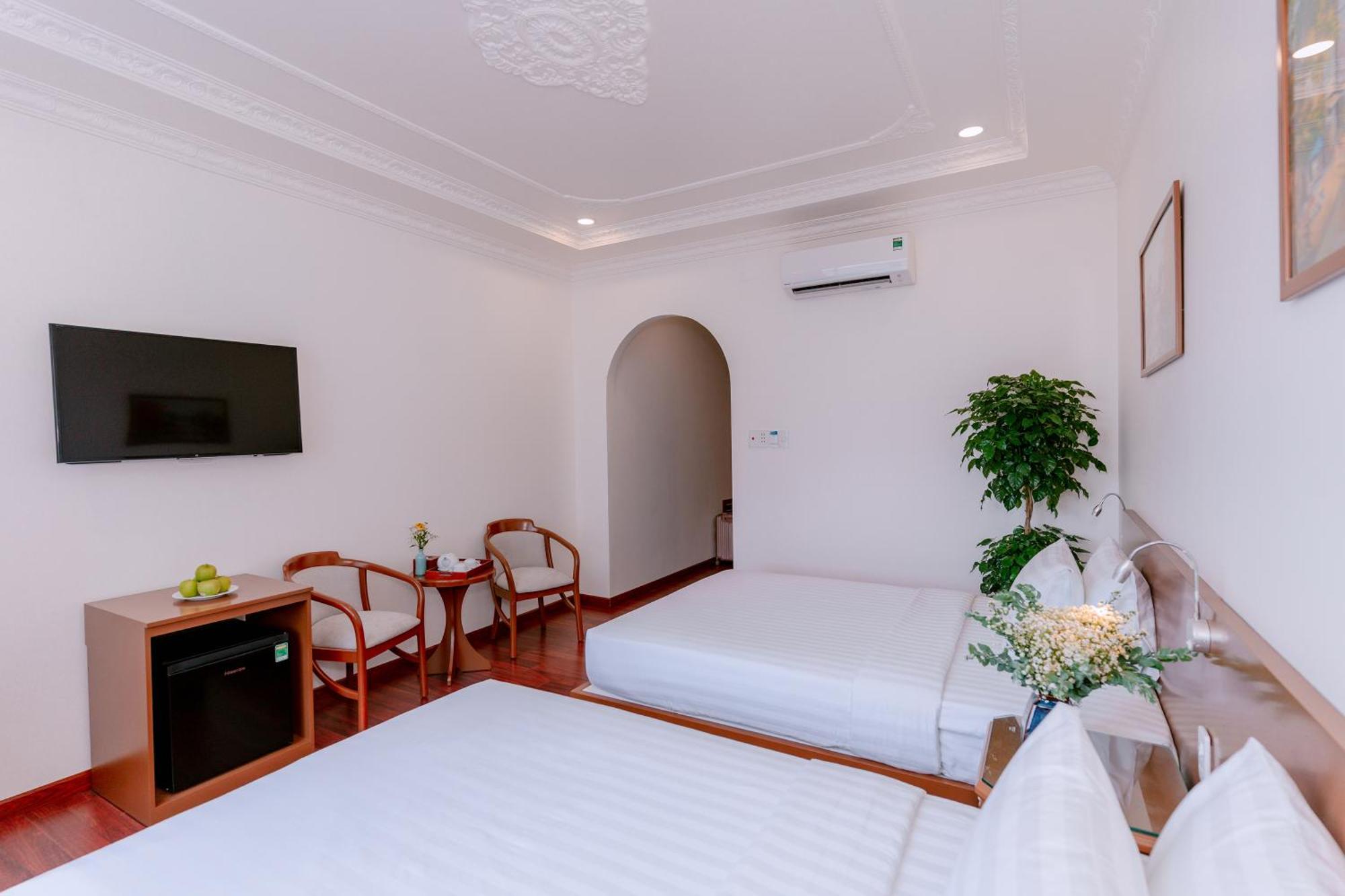 Dahlialand Saigon Hotel & Swimming Pool - Ben Thanh Market, District 1 Хошимин Екстериор снимка