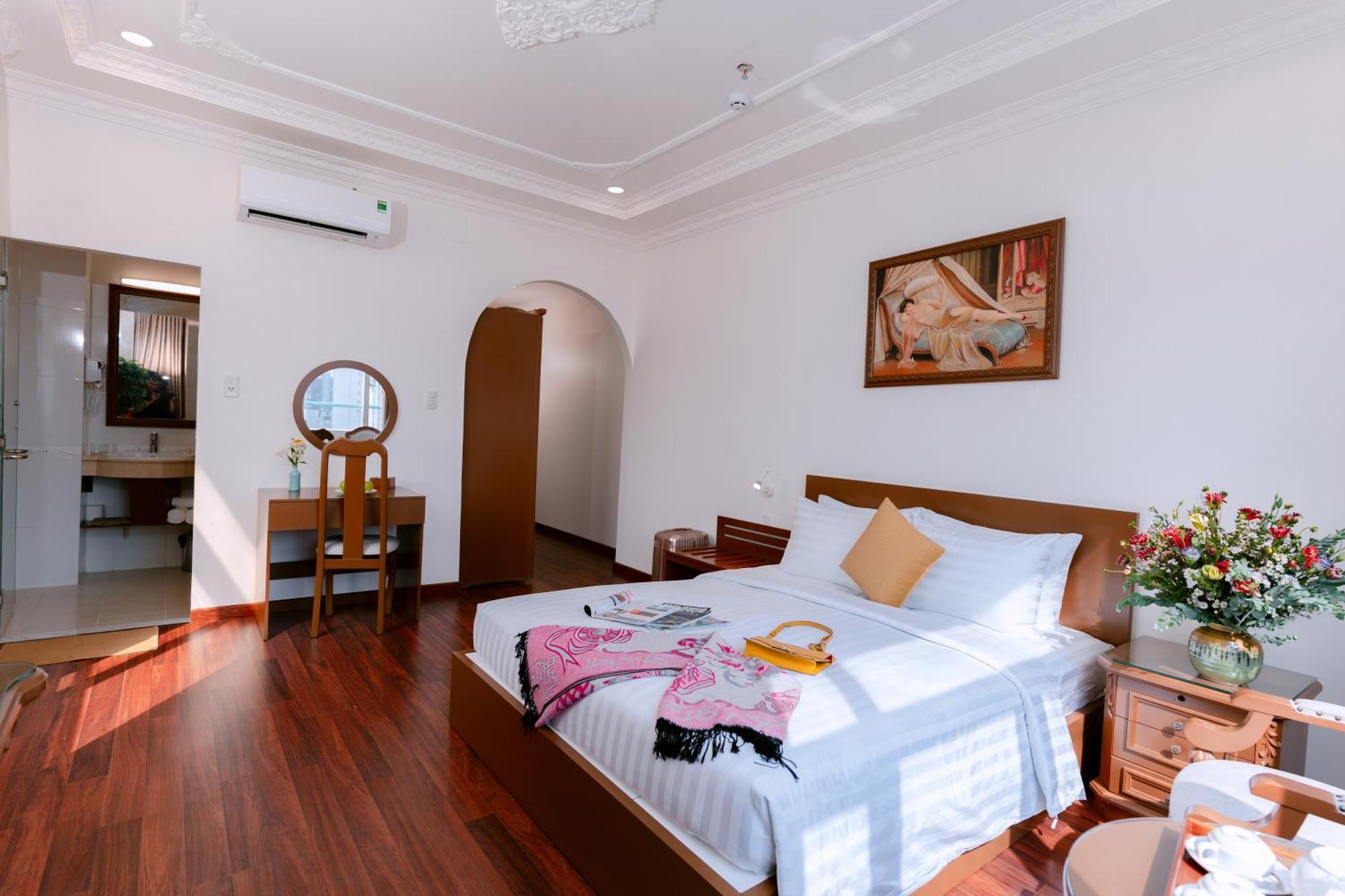 Dahlialand Saigon Hotel & Swimming Pool - Ben Thanh Market, District 1 Хошимин Екстериор снимка