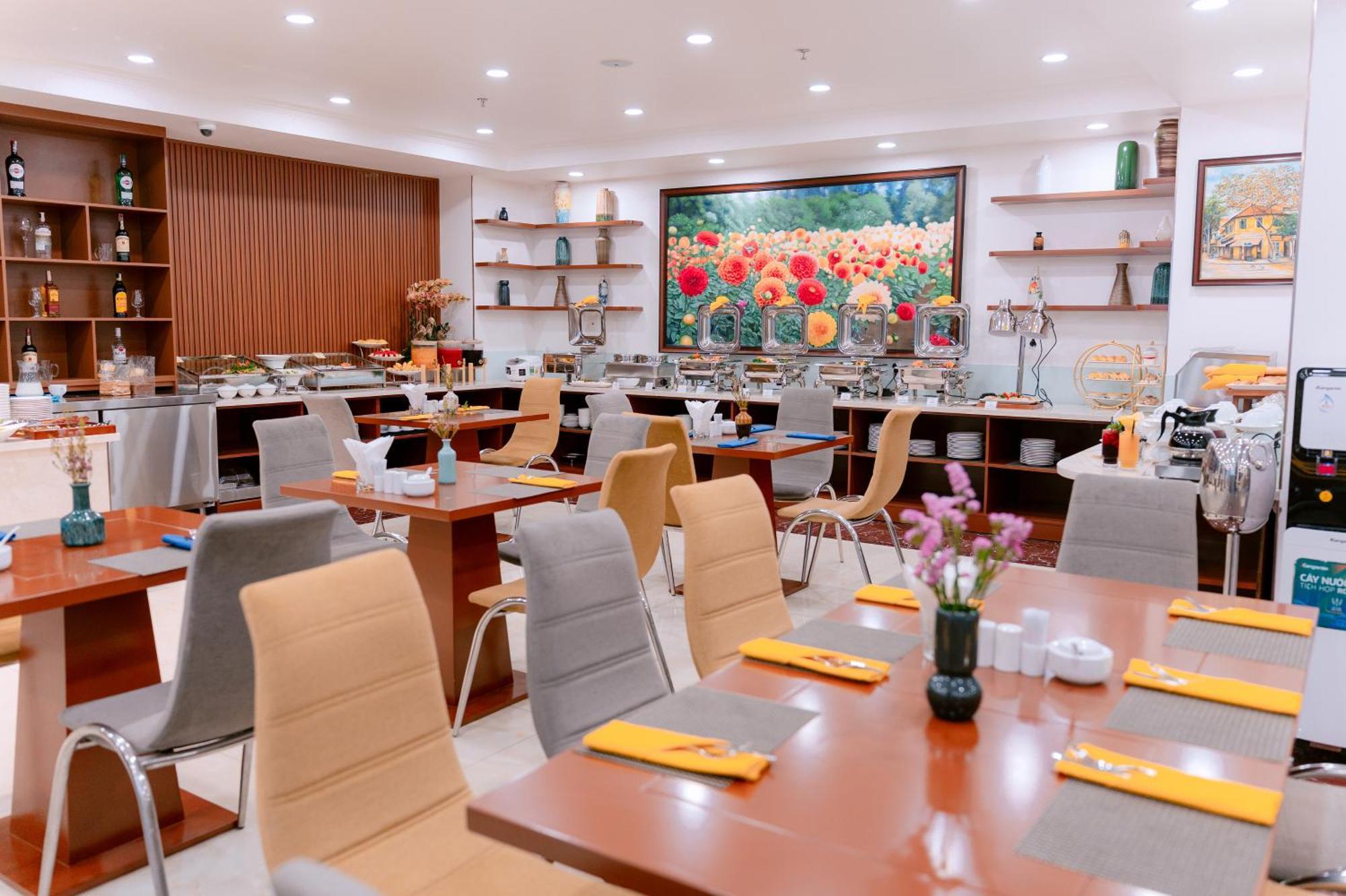 Dahlialand Saigon Hotel & Swimming Pool - Ben Thanh Market, District 1 Хошимин Екстериор снимка