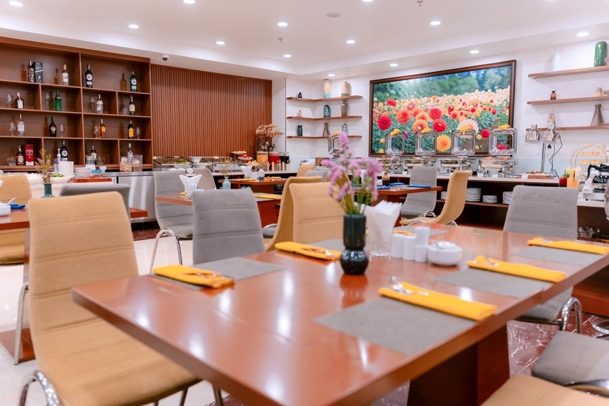 Dahlialand Saigon Hotel & Swimming Pool - Ben Thanh Market, District 1 Хошимин Екстериор снимка
